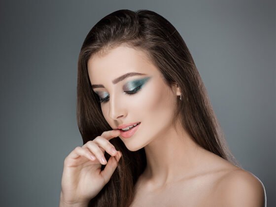 She Speaks with Her Eyes